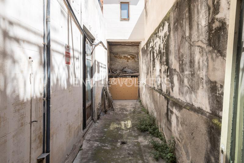 Foto 55461368-310e-446e-b0d4-1a32147c717d. Apartamento piso único con terraza a reformar en eixample en Barcelona