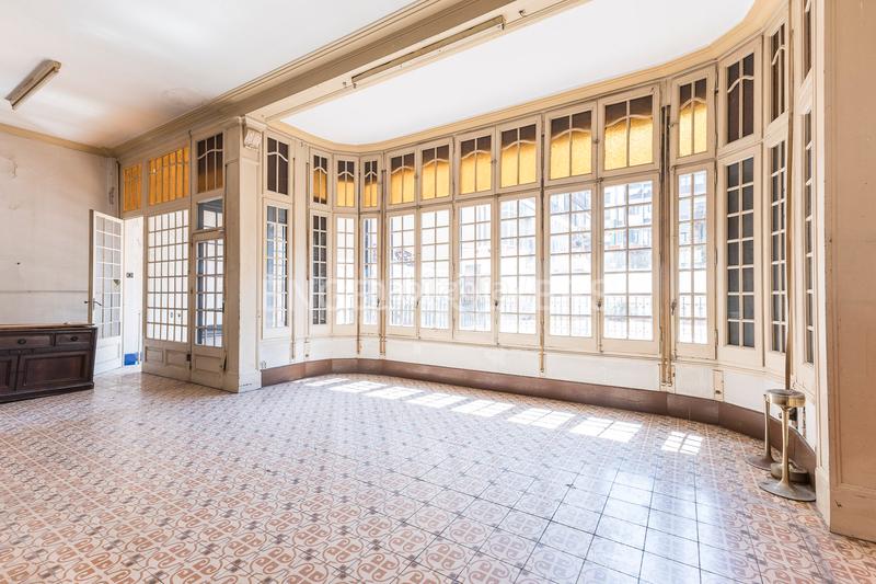 Foto 6169d837-67b3-4168-af92-a8c5041b137c. Apartamento piso único con terraza a reformar en eixample en Barcelona