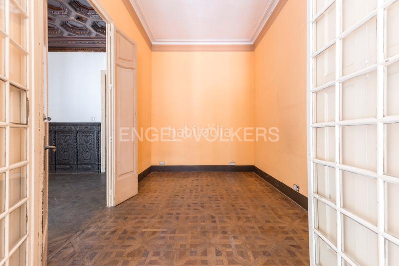Foto 81af6be0-1857-4da1-99da-e4a80ed0ac70. Apartamento piso único con terraza a reformar en eixample en Barcelona