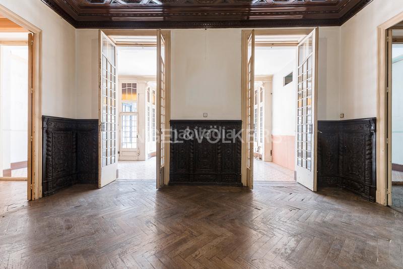 Foto 9ac99efe-064e-4064-a351-c543c9ebdc9c. Apartamento piso único con terraza a reformar en eixample en Barcelona