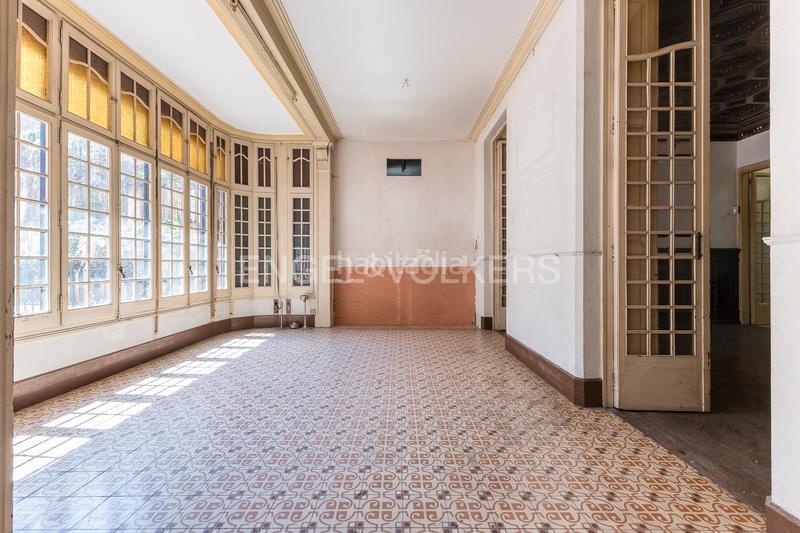 Foto 9ad17d8d-28aa-400c-8793-f28f060f3532. Apartamento piso único con terraza a reformar en eixample en Barcelona