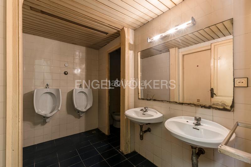 Foto c8846e83-702a-4035-ab92-a44f2f1f9e63. Apartamento piso único con terraza a reformar en eixample en Barcelona