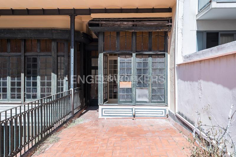 Foto ffc8907c-162b-4751-b0e0-f830cce9de01. Apartamento piso único con terraza a reformar en eixample en Barcelona