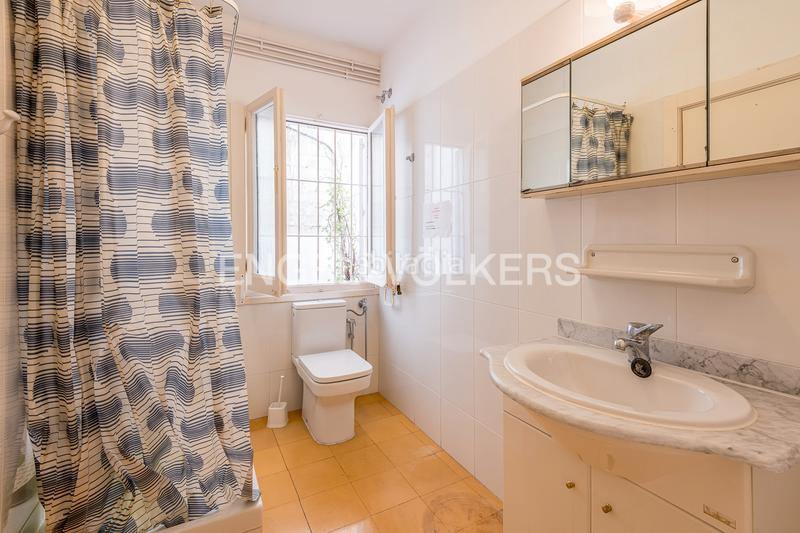 Foto 0947f0c1-e007-4a33-a4ac-b45ee21f773e. Apartamento piso alto, luminoso y céntrico en finca modernista en eixample en Barcelona