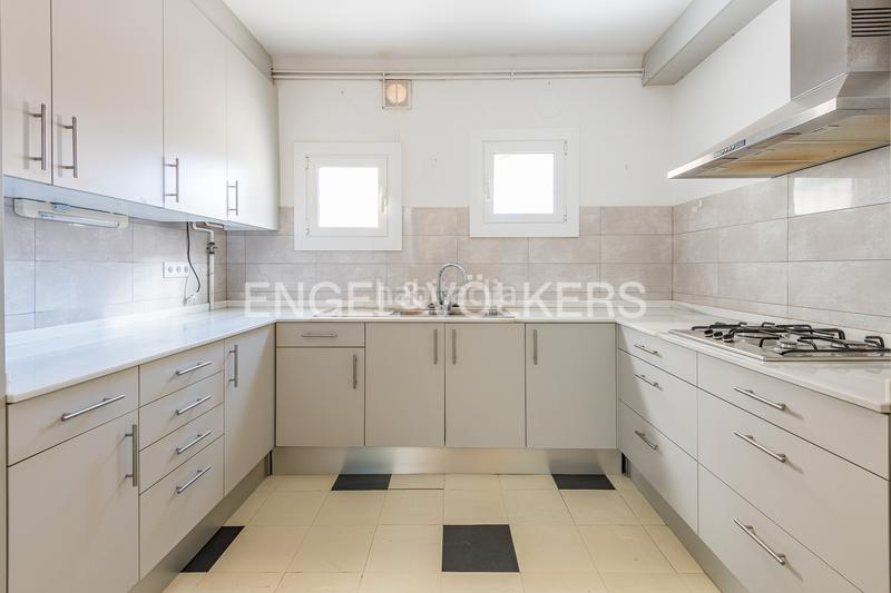 Foto 148bb199-eaf2-4e3e-b4e9-ae1fdf2b4382. Apartamento piso alto, luminoso y céntrico en finca modernista en eixample en Barcelona