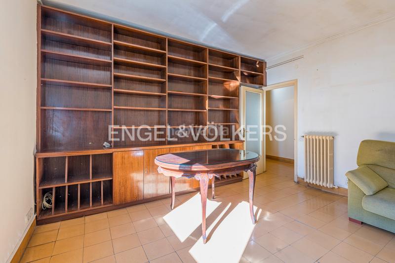 Foto 244d3db1-0c0a-4187-b86f-5c96f9478160. Apartamento piso alto, luminoso y céntrico en finca modernista en eixample en Barcelona