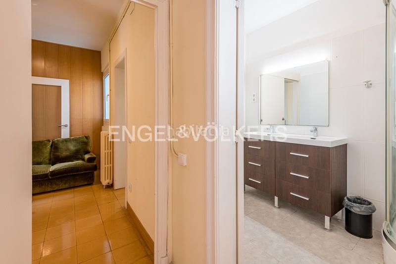 Foto 260aa7a7-6aaf-4fa9-90f1-653e0138b01e. Apartamento piso alto, luminoso y céntrico en finca modernista en eixample en Barcelona