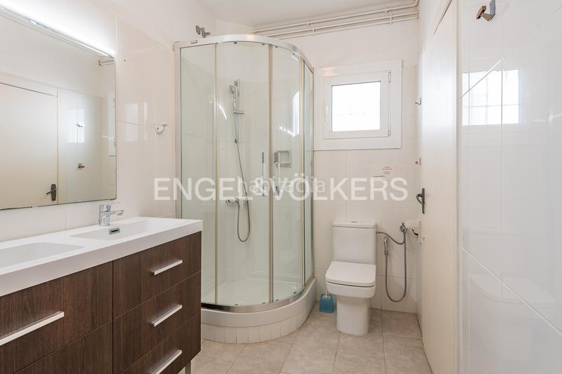 Foto 32c3904b-c5f0-4f9b-a60d-a5a6f833ddea. Apartamento piso alto, luminoso y céntrico en finca modernista en eixample en Barcelona