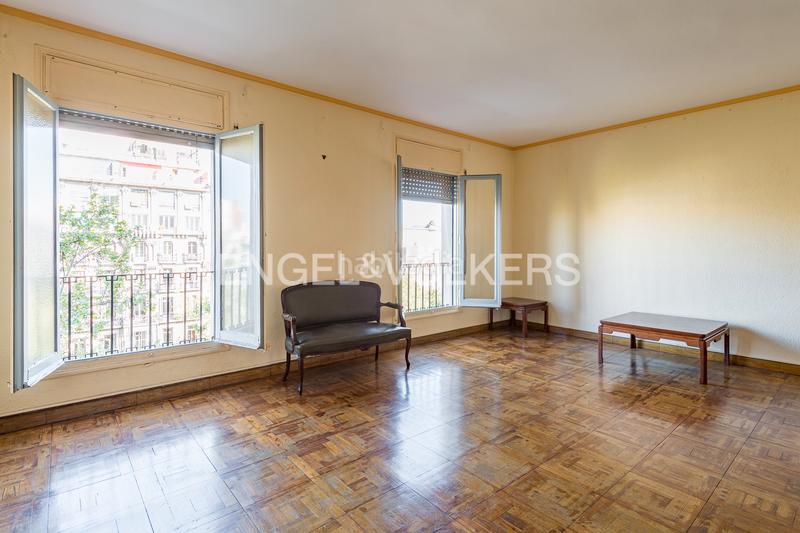 Foto 38da15ca-bef6-48f2-a0cd-d196c25f320f. Apartamento piso alto, luminoso y céntrico en finca modernista en eixample en Barcelona