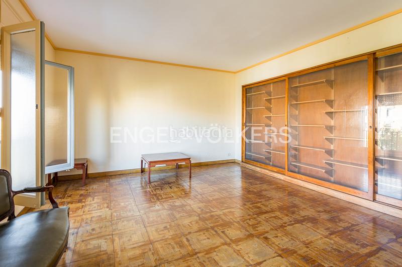 Foto 5f5d8fa5-6cda-4497-8efe-9acfcb39f093. Apartamento piso alto, luminoso y céntrico en finca modernista en eixample en Barcelona