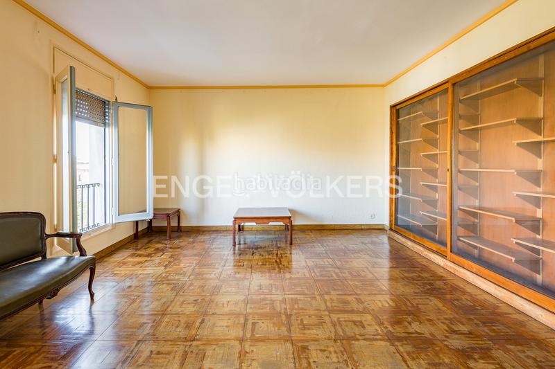 Foto afc6e1db-95c5-487c-b45e-ecb1daad7ebc. Apartamento piso alto, luminoso y céntrico en finca modernista en eixample en Barcelona
