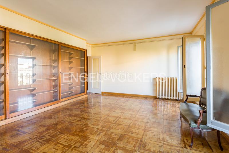 Foto b8ef1ea1-f502-4ca9-bc09-77df827e14e5. Apartamento piso alto, luminoso y céntrico en finca modernista en eixample en Barcelona