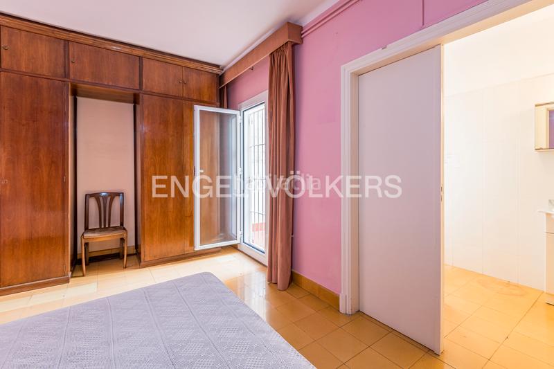 Foto d83d5f52-e3fa-4bd6-9e86-7e09a5d2e78d. Apartamento piso alto, luminoso y céntrico en finca modernista en eixample en Barcelona