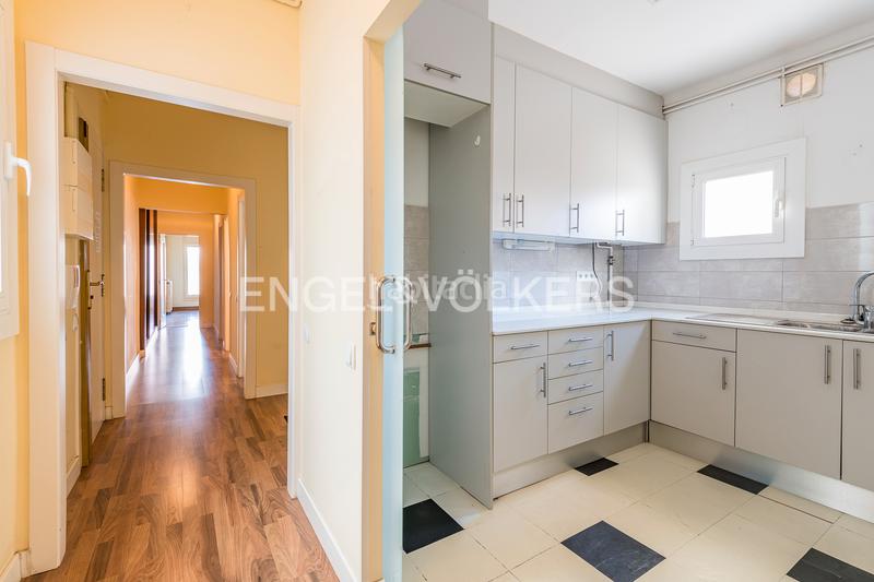 Foto efa67640-db71-4533-97c1-6c87bf196899. Apartamento piso alto, luminoso y céntrico en finca modernista en eixample en Barcelona