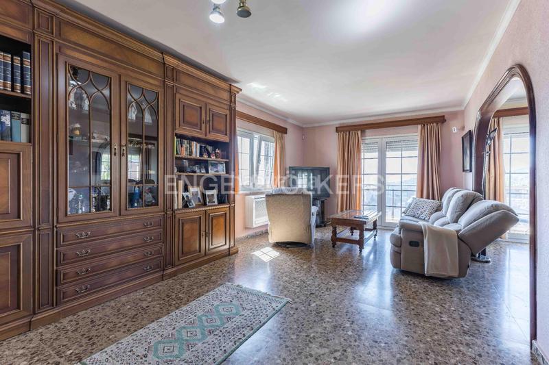 Foto 9862dac6-7901-4909-9535-ff77103c05c2. Casa con riscaldamento parcheggio piscina in La Miranda Esplugues de Llobregat