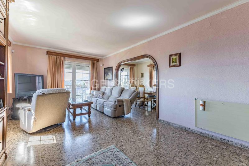 Foto d72794d5-757f-4a7e-9808-d4d06c9c2730. Casa con riscaldamento parcheggio piscina in La Miranda Esplugues de Llobregat