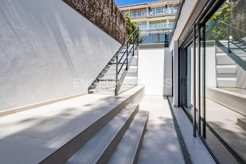 Foto 492f68bb-984f-4109-adfe-fb3afd599965. Ground floor 261m<sup>2</sup> with heating parking pool in Can Girona - Terramar - Vinyet Sitges