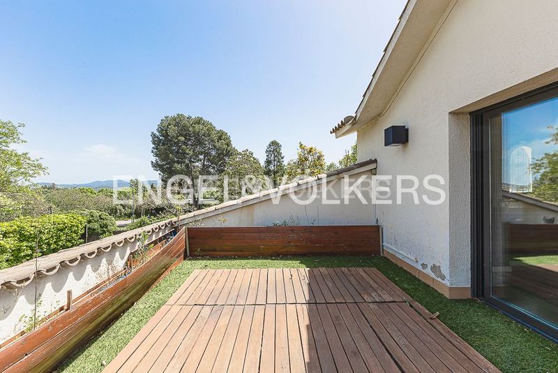 Foto 59d0c1d5-2042-4322-93cb-c60e06199b65. Casa amb calefacció aparcament piscina a Bellaterra