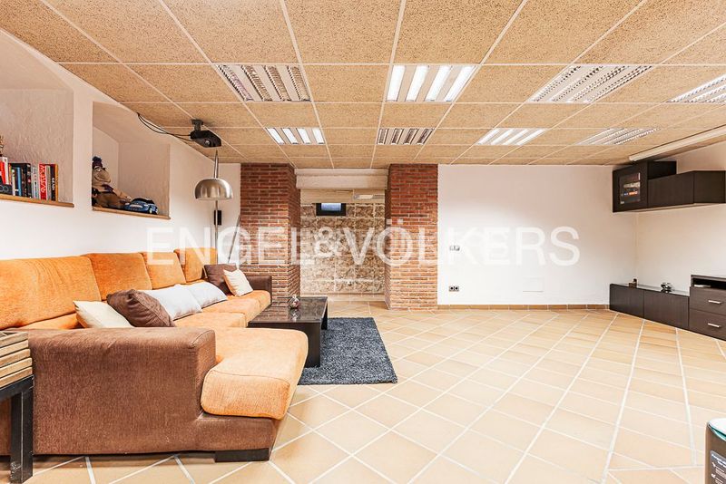 Foto a7120d2e-152d-460a-945a-94e5d54011af. Casa amb calefacció aparcament piscina a Bellaterra