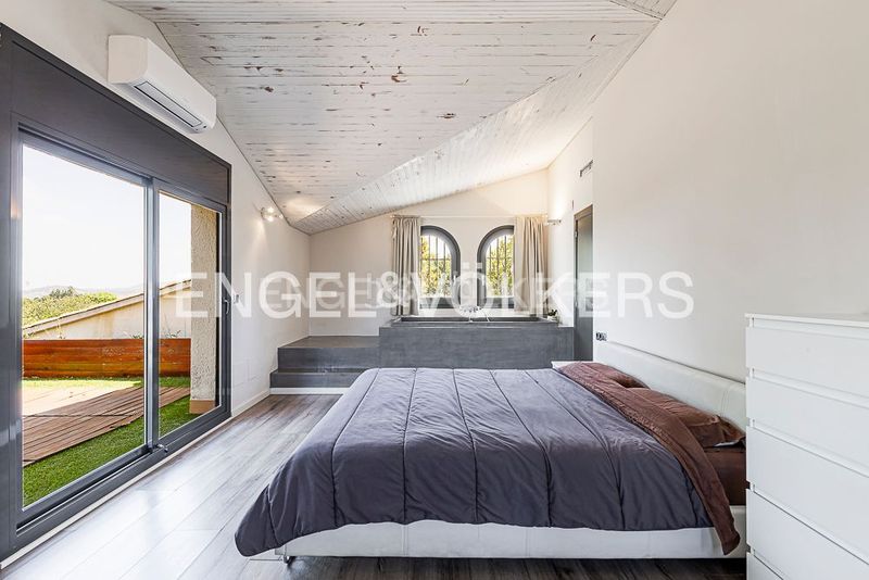 Foto afa6a1f6-b0bc-4314-acbc-c015d63513a7. Casa amb calefacció aparcament piscina a Bellaterra