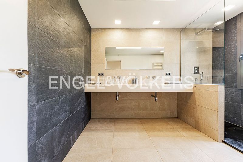 Foto b8fe00b7-c905-4f64-a671-3f5aa4f13ec2. Casa amb calefacció aparcament piscina a Bellaterra