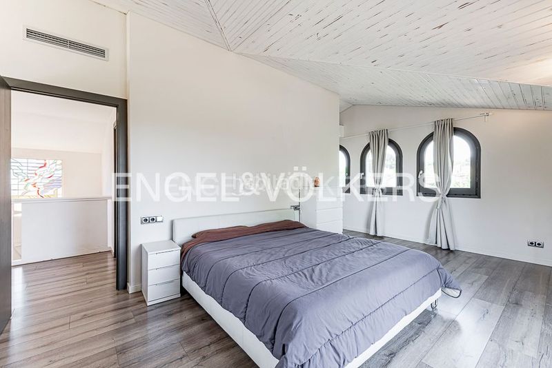 Foto ee89d5fd-6aa0-4928-847b-512b918179f6. Casa amb calefacció aparcament piscina a Bellaterra