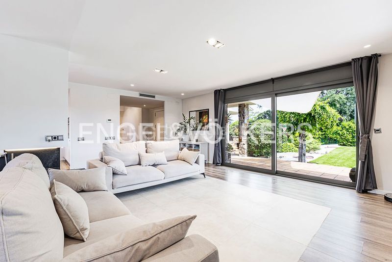 Foto fe887e36-68ac-4a35-96ac-ae11ecb5d2e5. Casa amb calefacció aparcament piscina a Bellaterra