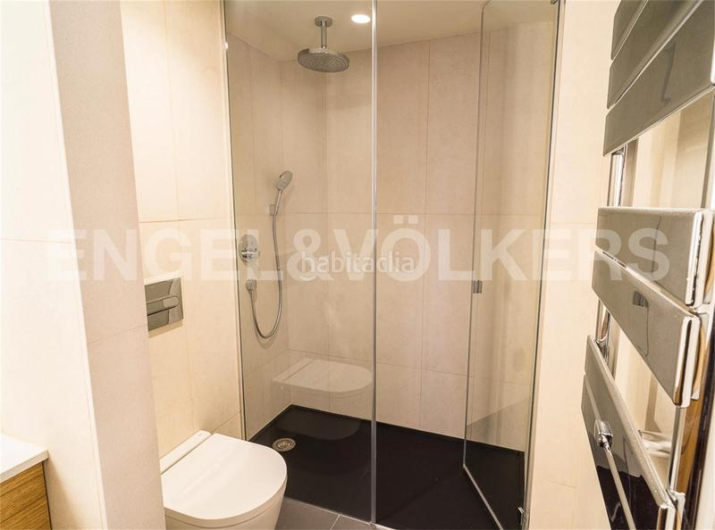 Foto 28d28711-65dc-46a2-a7ee-fc1f69eba03c. Piano terra 227m<sup>2</sup> con riscaldamento in Dreta de l´Eixample Barcelona