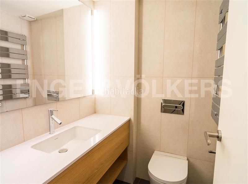 Foto b2c1f2d7-519e-4d9b-96e0-854c5f2f75de. Piano terra 227m<sup>2</sup> con riscaldamento in Dreta de l´Eixample Barcelona