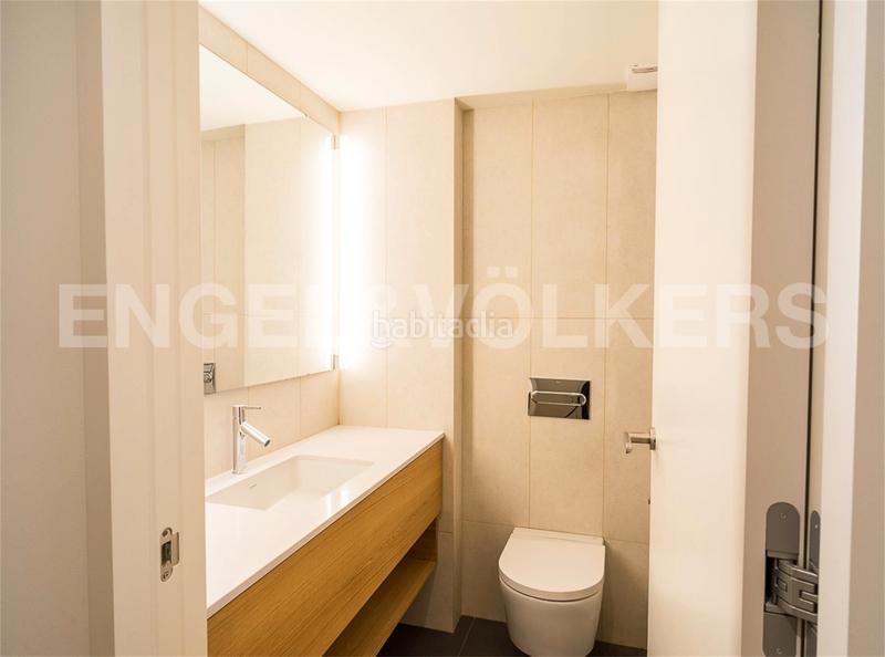 Foto f0d6cd38-f8c3-4564-ad51-655254cc9880. Piano terra 227m<sup>2</sup> con riscaldamento in Dreta de l´Eixample Barcelona