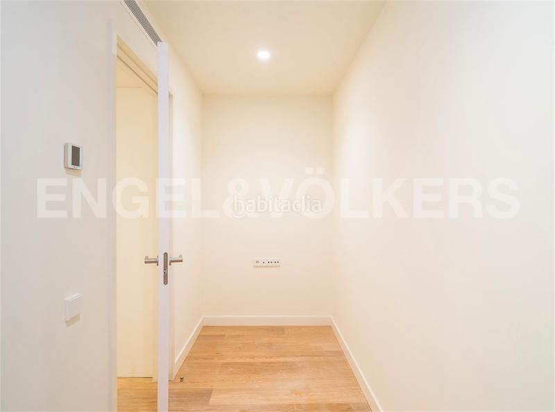 Foto 9d684ef7-478e-4d36-a5cd-88160fb593a5. Planta baixa 227m<sup>2</sup> amb calefacció a Dreta de l´Eixample Barcelona