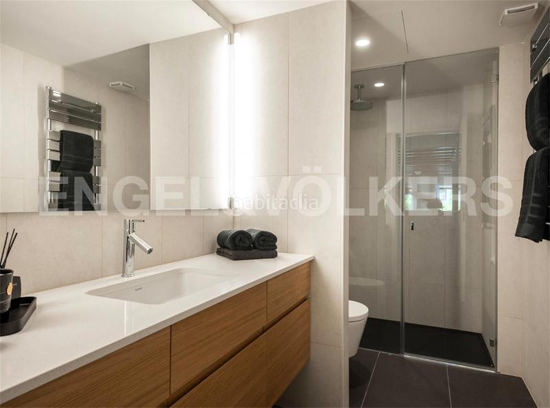 Foto f267cffb-2ad2-45e1-b8f9-82b1e6a0776b. Erdgeschoss 227m<sup>2</sup> in Dreta de l´Eixample Barcelona