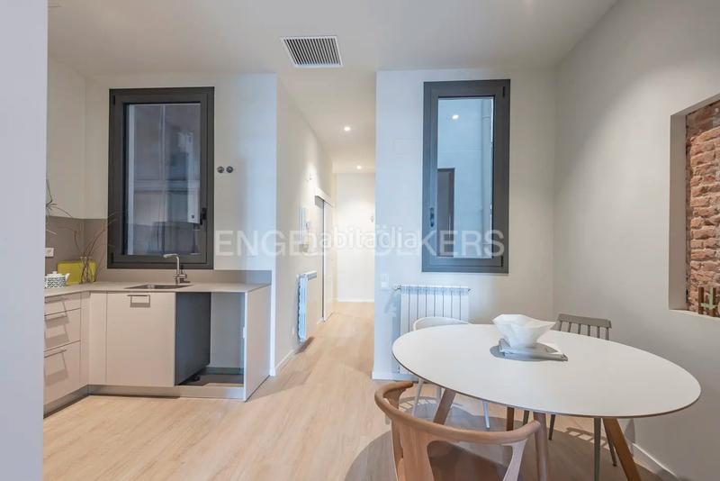 Foto c2ae2b19-0f25-4a2e-a327-e9abe10761f3. Dachwohnung 155m<sup>2</sup> in L´Antiga Esquerra de l´Eixample Barcelona