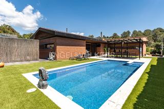 Casa a Ullastrell. Espectacular chalet en can amat