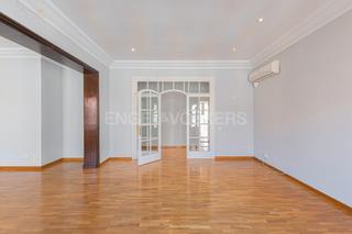 Apartamento  Consell de cent. Oportunidad única con vistas al passeig de gràcia