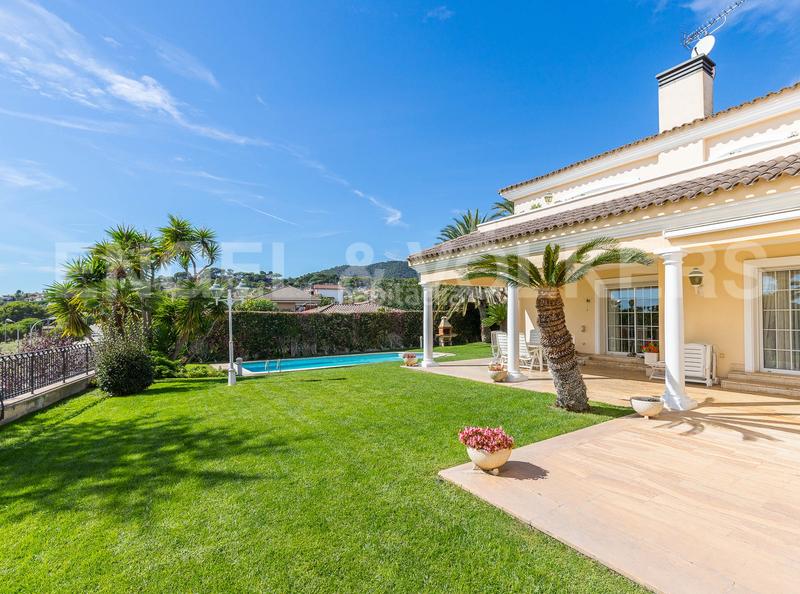 Foto 93f01956-8b1c-4553-a667-4b0b58c4f0df. Casa amb calefacció aparcament piscina a Vilassar de Dalt