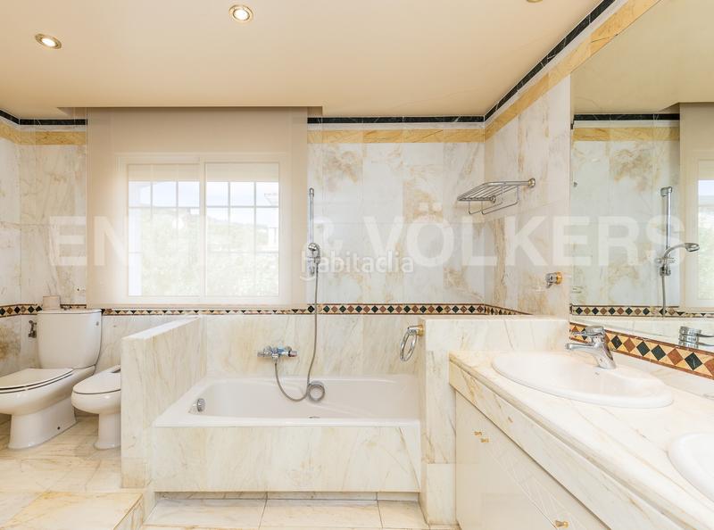 Foto 97368d7e-0005-4394-a06c-83fd2f58c633. Casa amb calefacció aparcament piscina a Vilassar de Dalt