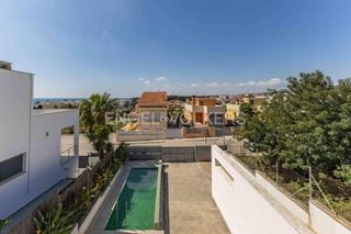 Casa a Coma-ruga Platja. Exclusiva casa de lujo en francàs oasis mediterráneo con proximi