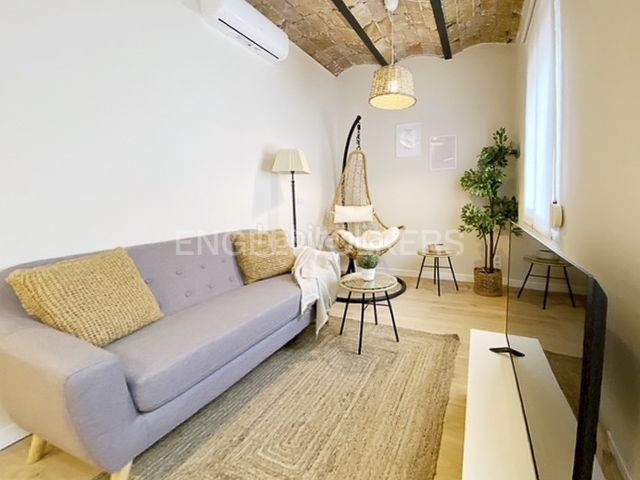 Piso  en  Barri de les Corts. Apartamento reformado de lujo en les corts  lilla centre comerci