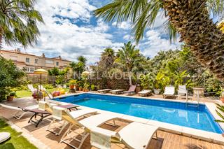 Casa a Levantina - Montgavina - Quintmar. Majestuosa casa con piscina y gran jardín plano