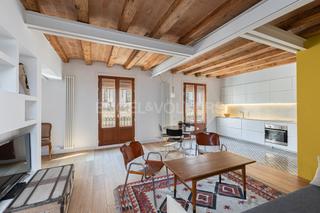 Location Appartement à Gòtic. Impresionante piso temporal de tres habitaciones cerca al mar