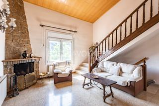 Casa a Piera. Exclusivo refugio de lujo en piera casa clásica con encanto y vi
