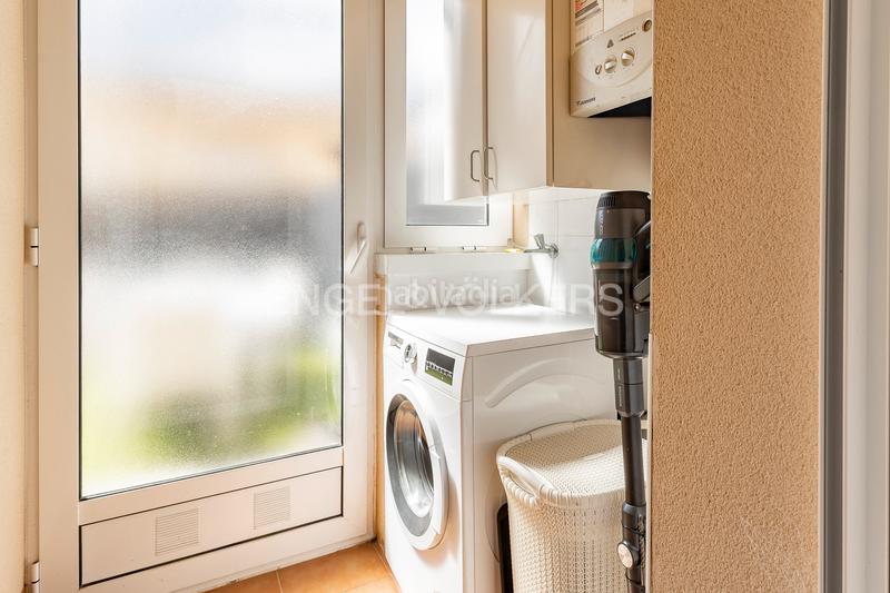 Foto 0222252a-bc5e-4e9c-8680-dd5e8e2ef2fe. Casa adossada amb calefacció aparcament piscina a Cubelles