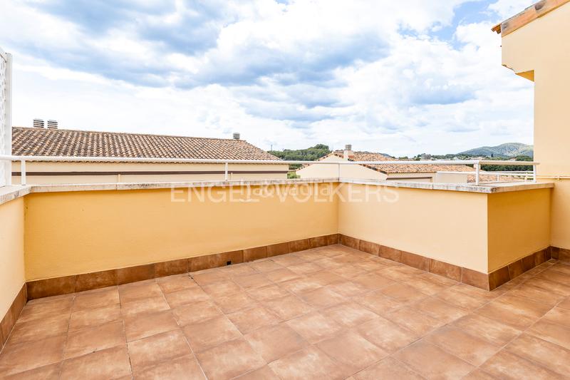 Foto 9d8df97e-54d9-4cce-b974-59bb7417aa8b. Casa adossada amb calefacció aparcament piscina a Cubelles