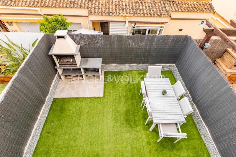 Foto d0165392-d2f3-4cae-898b-4ead1472bb9d. Casa adossada amb calefacció aparcament piscina a Cubelles