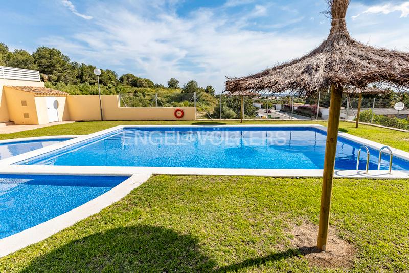 Foto d7751cf0-50cd-49d8-81e1-f64a4c6534b4. Casa adossada amb calefacció aparcament piscina a Cubelles