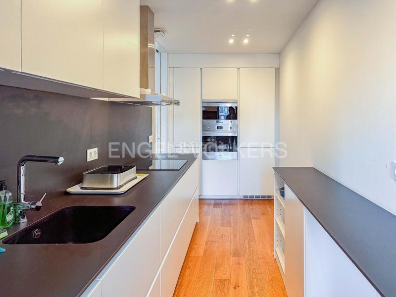 Foto 2ab2adbf-7a58-4330-8be1-621deea7e6b0. Alquiler apartamento elegante piso temporal en rambla catalunya en Barcelona