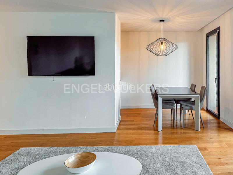 Foto 2ed4ed55-3679-4847-93aa-5372eeba3658. Alquiler apartamento elegante piso temporal en rambla catalunya en Barcelona