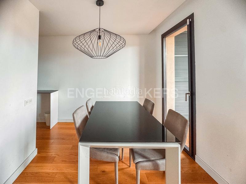 Foto 34b43521-f014-44cd-8d0b-5e258552a225. Alquiler apartamento elegante piso temporal en rambla catalunya en Barcelona