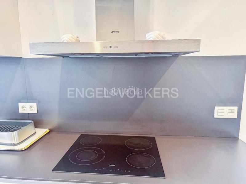 Foto 4cc89608-6c7c-4d4a-9498-42bf8f752702. Alquiler apartamento elegante piso temporal en rambla catalunya en Barcelona
